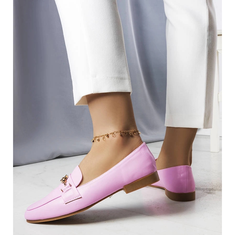 Rosa loafers med gulddekor från Mercier 1