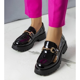 Svartlackade skor från Simard 1