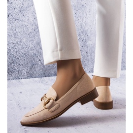 Beige loafers med gulddekor från Fluet 1