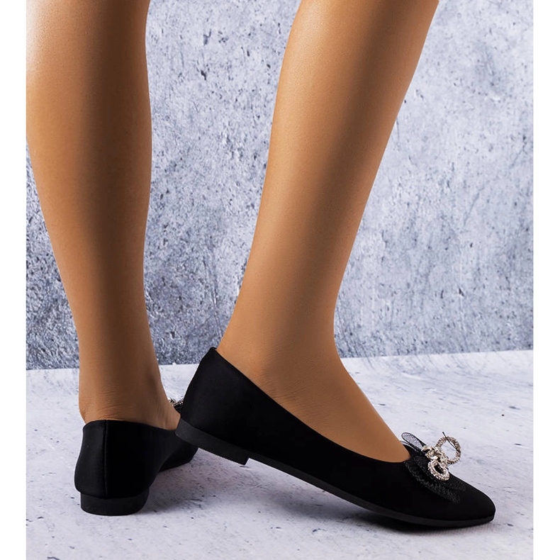 Svarta ballerinor med rosett och strass från LaGarde 1