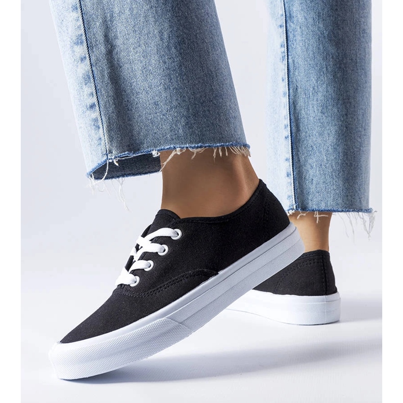 Svarta textilsneakers från Fantina 1