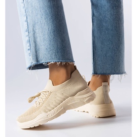 Beige sneakers med smidig ovandel från Gois 1