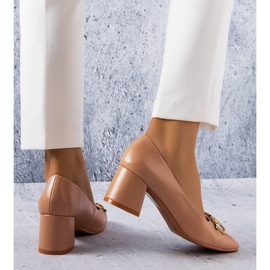 BM Beige pumps med fyrkantig tå från Neufville 1