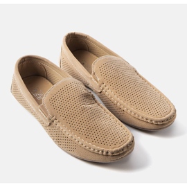 News Beige loafers för herr med perforering från Laberge 1