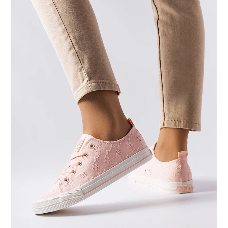 Rosa sneakers med broderi Big Star LL274224 1
