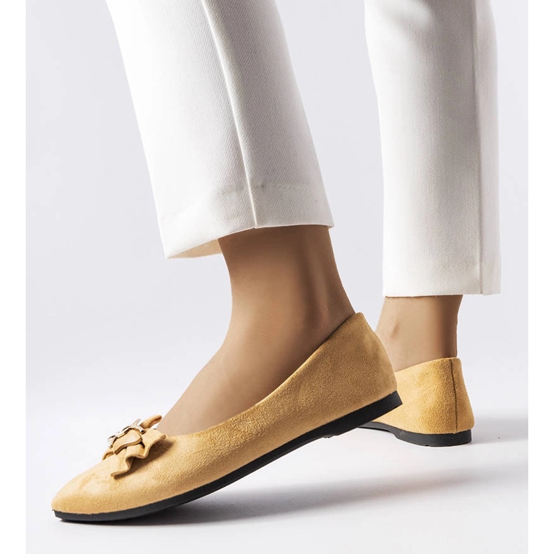 Jette beige ballerina med spetsiga tå 1