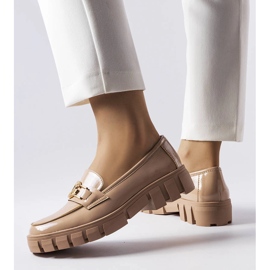 Venezia Beigelackade mockasiner från Vinceza 2