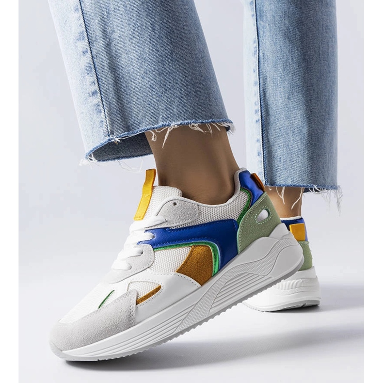 Vita sneakers i blandade material från Riel 1