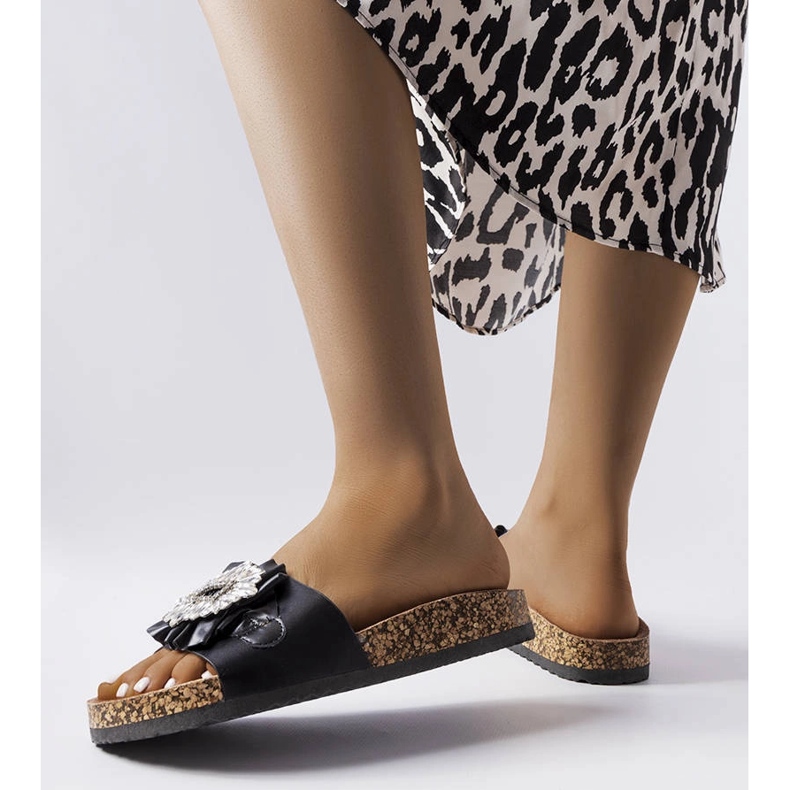 Svarta rutschkanor med korksula från Roy 1