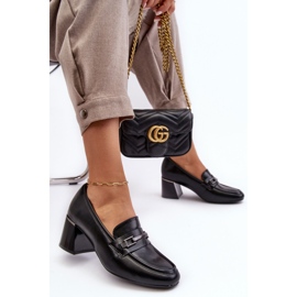 Vinceza Läderpumpar på en högklackad svart Idona 1