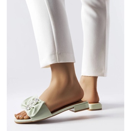 Gröna eleganta tofflor med strass från Fifi 1