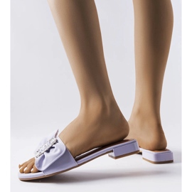 Lila eleganta tofflor med strass från Fifi violett 1