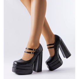 Svarta högklackade pumps från Chouinard 1