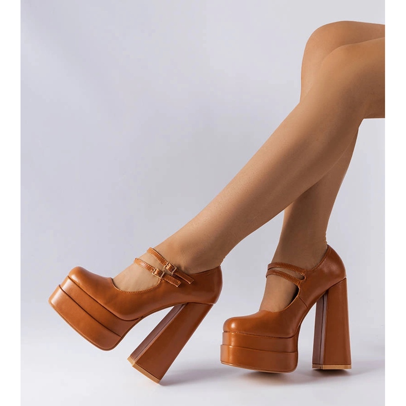 Bruna högklackade pumps från Chouinard 1