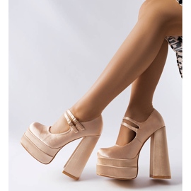 Ljusrosa högklackade pumps från Gabriel 1