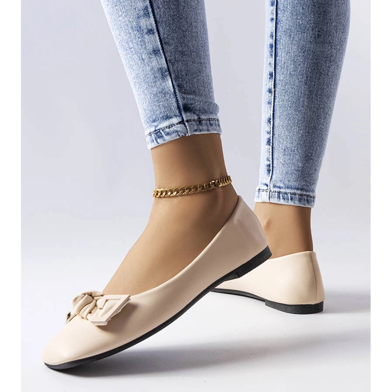 Ljusbeiga ballerinor med rosett från Tabitha beige 1
