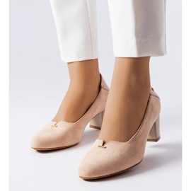 Beige eleganta pumps från Vinceza 1