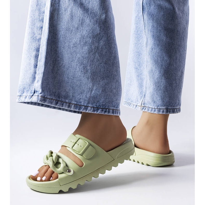 Gröna gummiflip flops 2