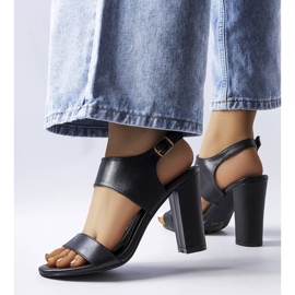 Rachelles svarta stilettsandaler 1