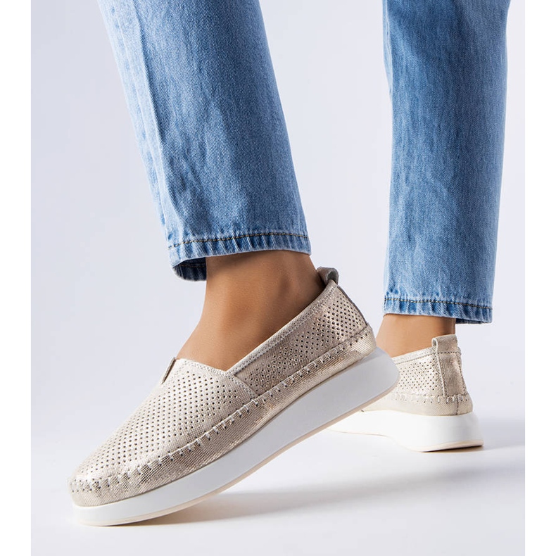 Noruega gyllene genombrutna skor 1