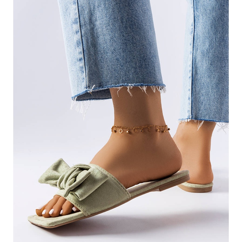 Gröna eleganta reglage med rosett från Thériault 2