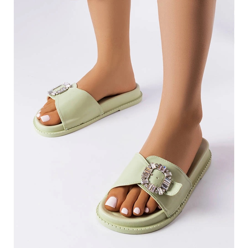 Gröna rutschbanor dekorerade med Griegsvei zirkoner 1