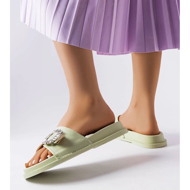 Gröna rutschbanor dekorerade med Griegsvei zirkoner 2