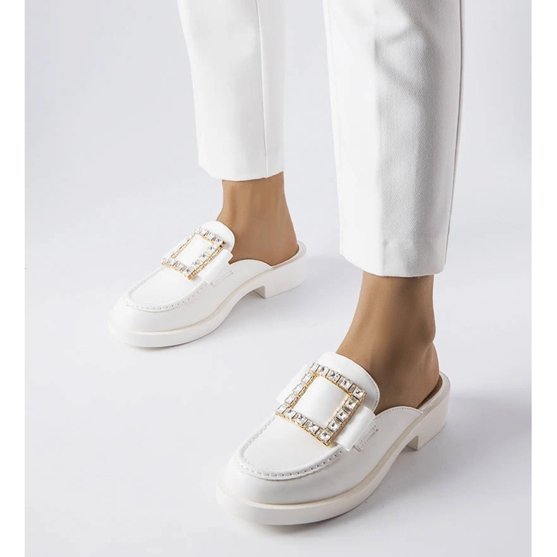 Vita flip flops med inbyggd tå från Columbus 1