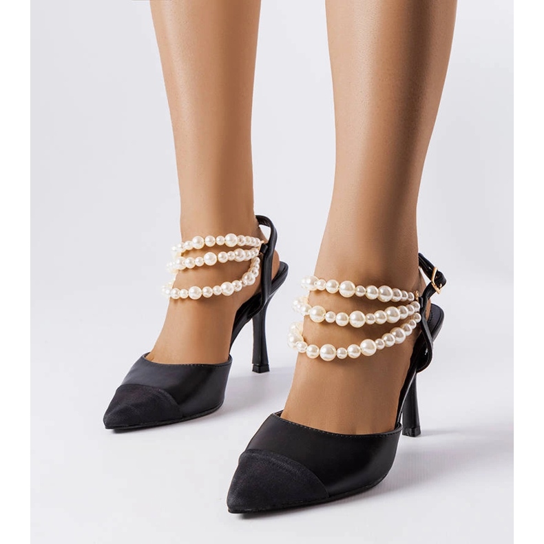 Ridge svarta klackar med pärlor 1