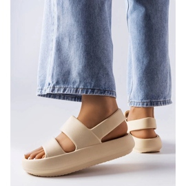 Beige sandaler från Émond 1