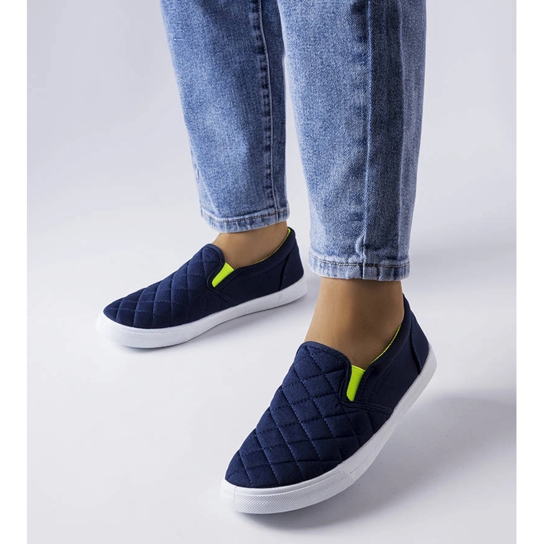 Marinblå quiltade slip-on sneakers från Gregory 1