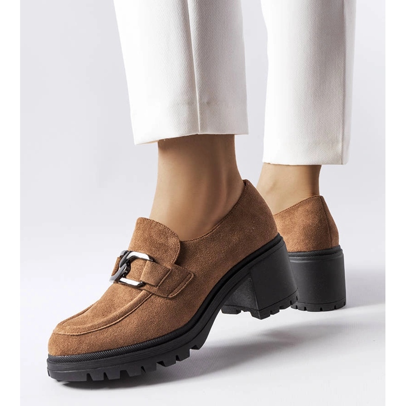 Bruna skor med innersula i läder från Vinceza 1