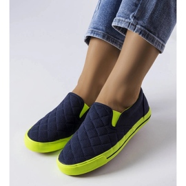 Marinblå quiltade slip-on sneakers från Balsamo 1