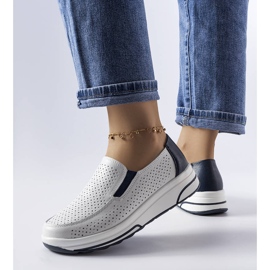 Vita genombrutna läderskor från Aiglentina 1