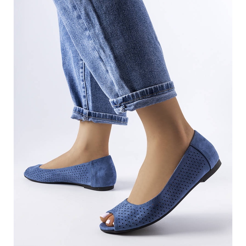 Marinblå genombrutna ballerinor från Agate 1