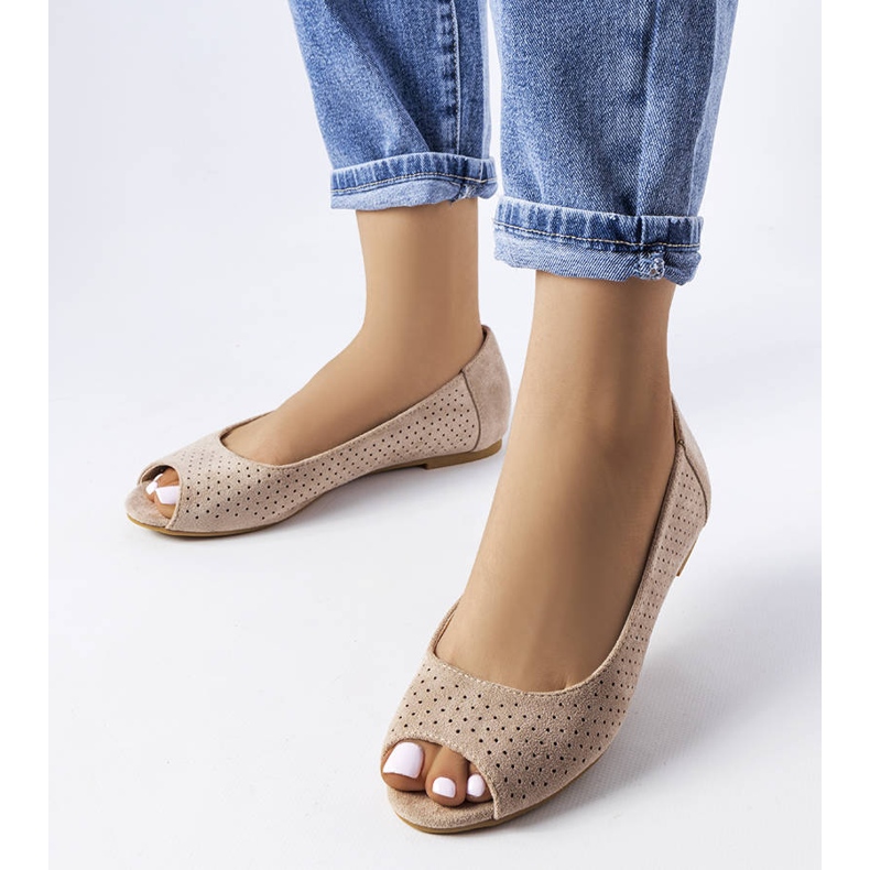 Beiga genombrutna ballerinor från Agate beige 1