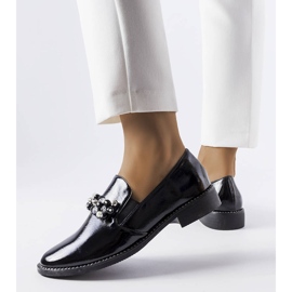 BM Svartlackade skor med kristaller från Bonne 1