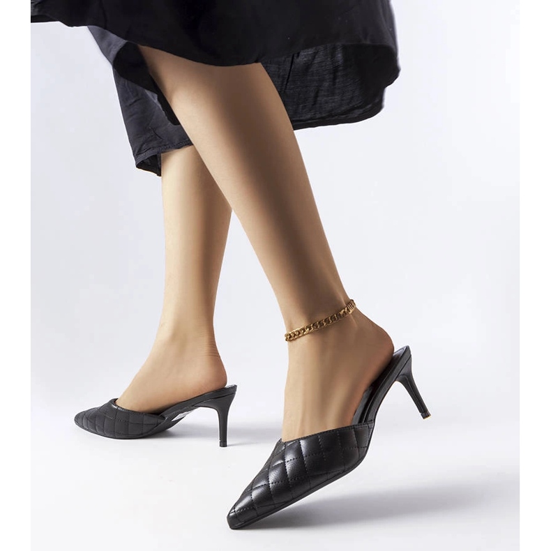 Svarta quiltade flipflops från Lambert 1