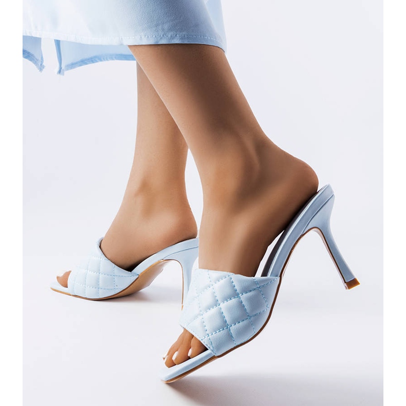 Blå quiltade flip-flops från Penese 2