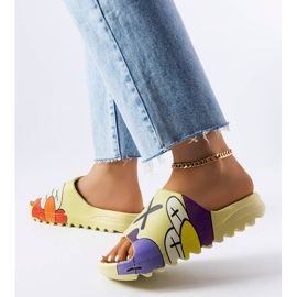 Gröna tofflor med tryck 2