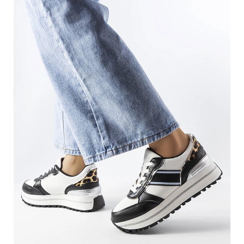 Svarta sneakers med glitterinlägg från Lang vit 2