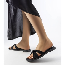 Inna Pride svarta tofflor gjorda av eko-mocka 2