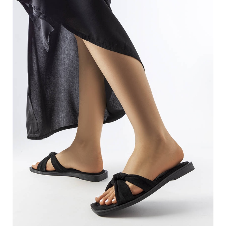 Inna Pride svarta tofflor gjorda av eko-mocka 2