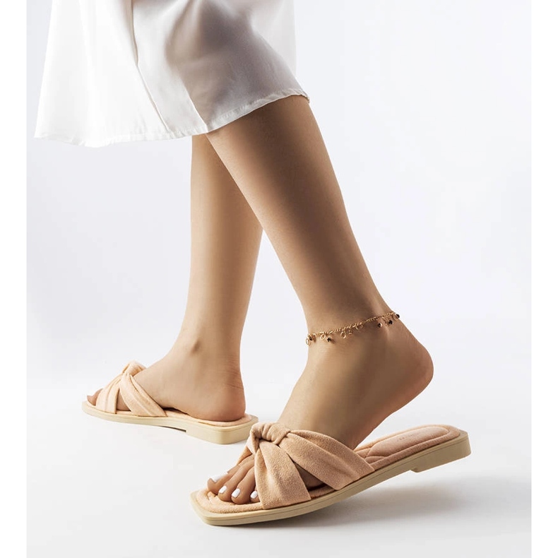 Inna Rosa tofflor i ekomocka från Pride 1