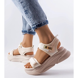 News Beige sportiga platåsandaler från Tampa 1