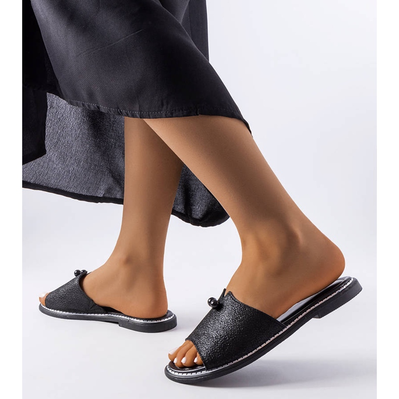 Svarta metallic sandaler med pärlor från Frederi 2