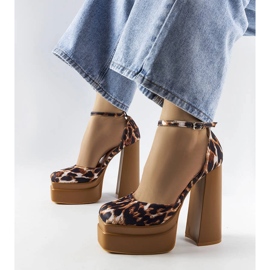 Bruna högklackade pumps från Romines 1