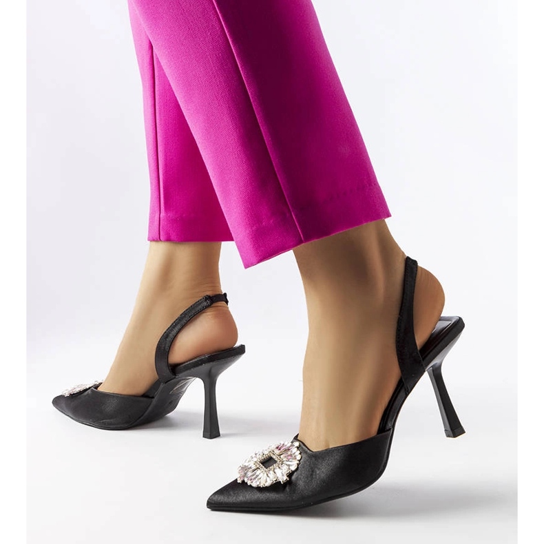 Dearborn svarta pumps med strass 1