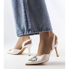 Moïse pumps i vita strass 1