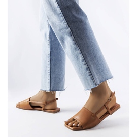 Bruna sandaler med fyrkantig tå från Locust 1